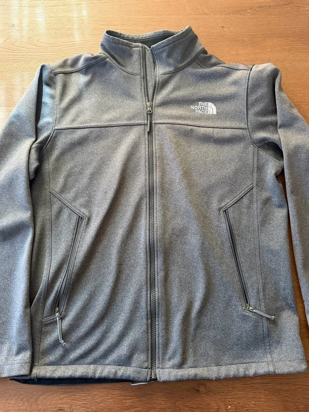 The North Face Men's Medium Gray Soft Shell Full Zip Jacket